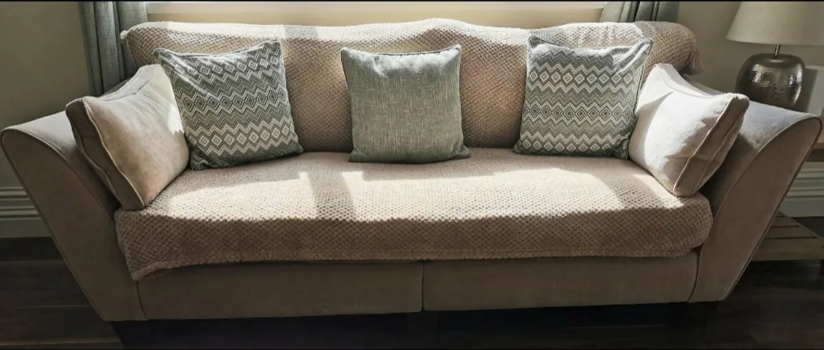 Couch - Image 2