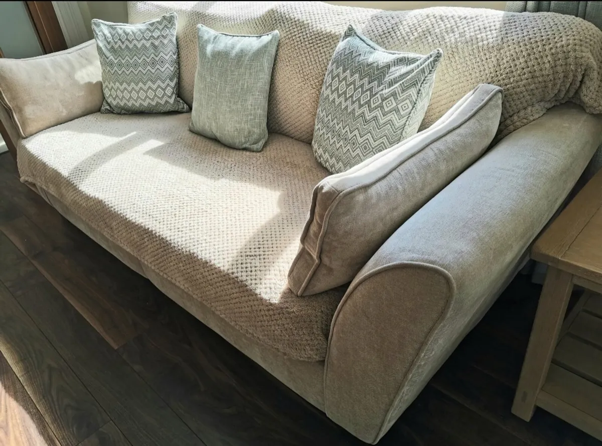 Couch - Image 3