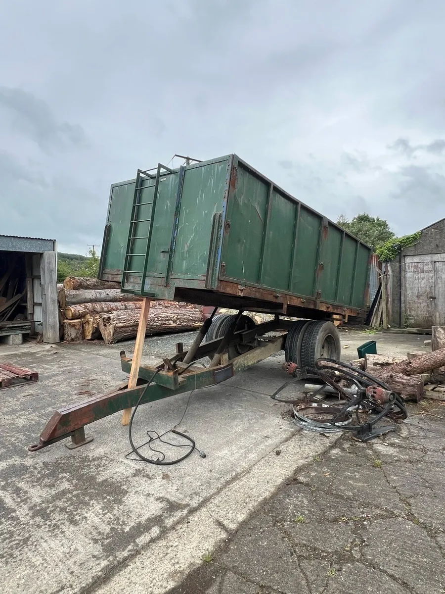 Grain trailer - Image 1