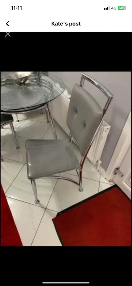Chairs and table - Image 1