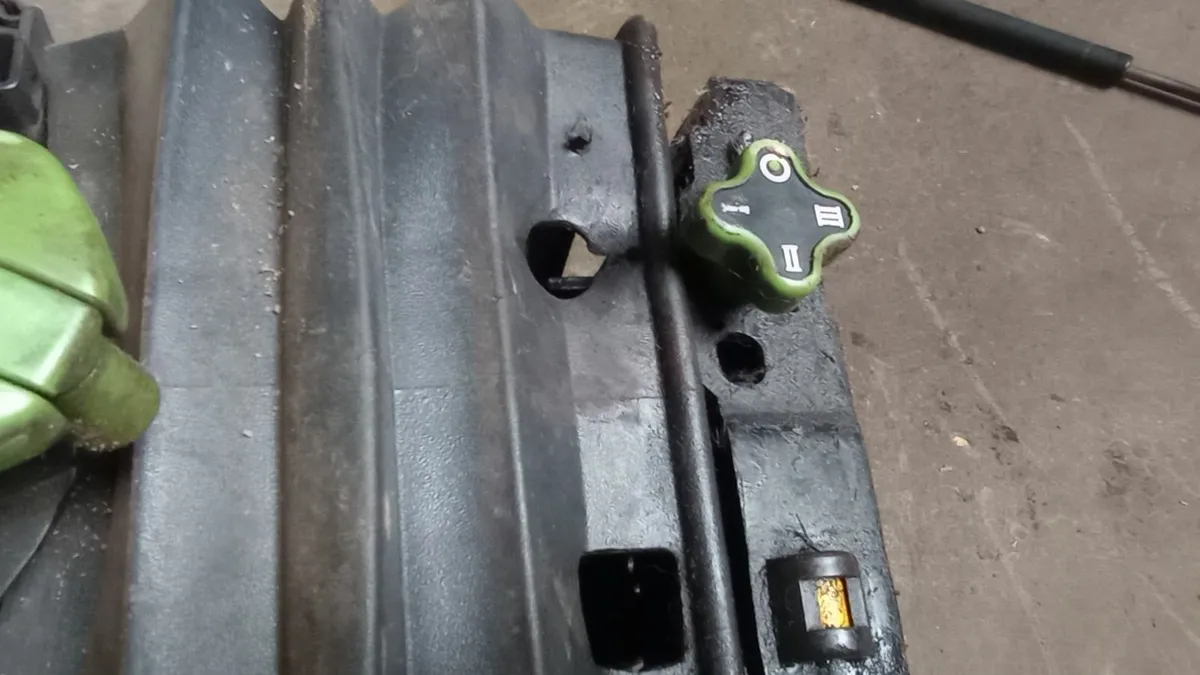 John Deere Grammer Seat - Image 3