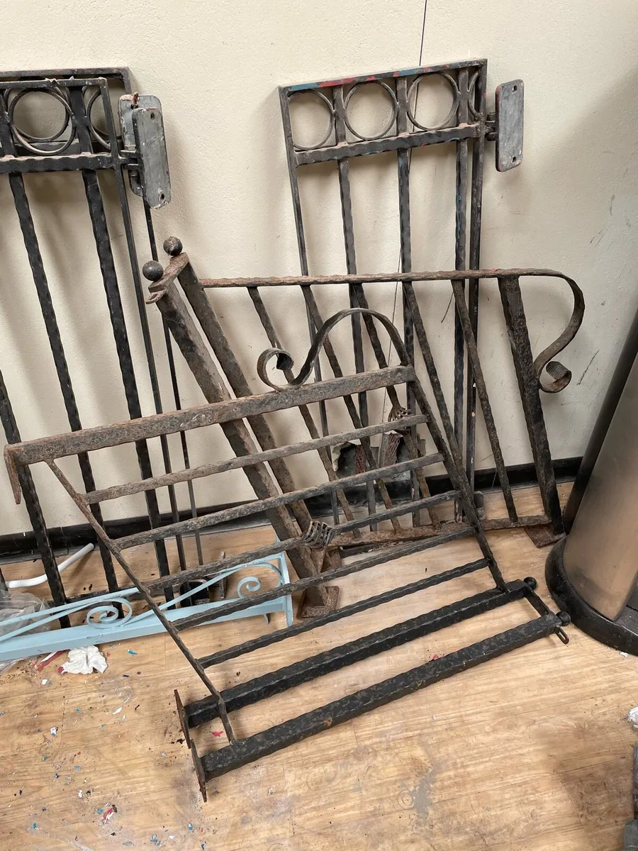 Heavy Iron Gates/Railings/Footrails - Image 1