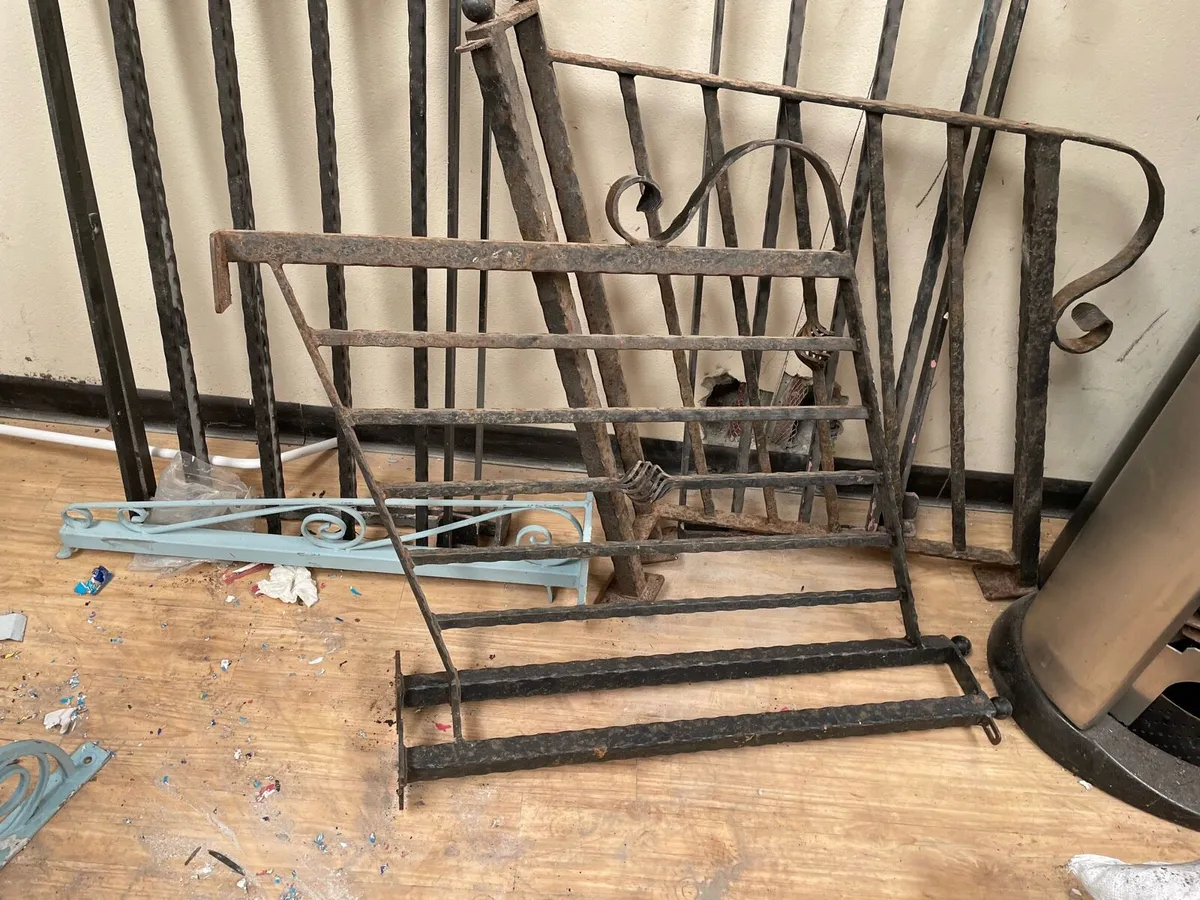 Heavy Iron Gates/Railings/Footrails - Image 2