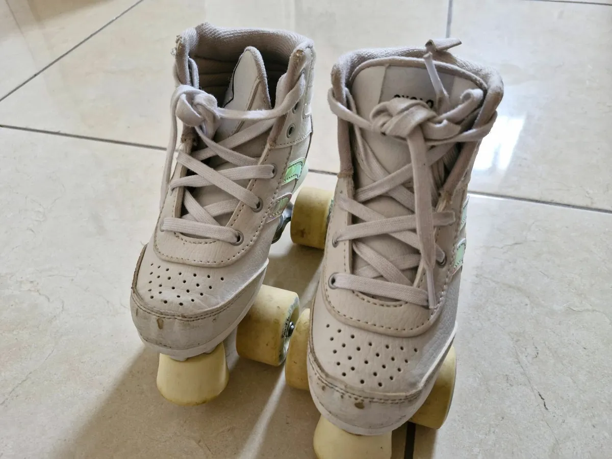 Roller Skates - Image 4