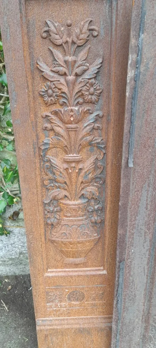 Cast iron fireplace - Image 3