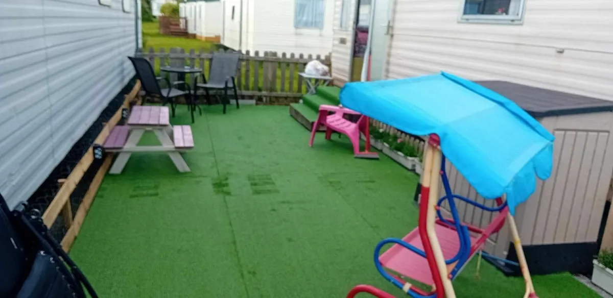 Mobile home on site - Image 1