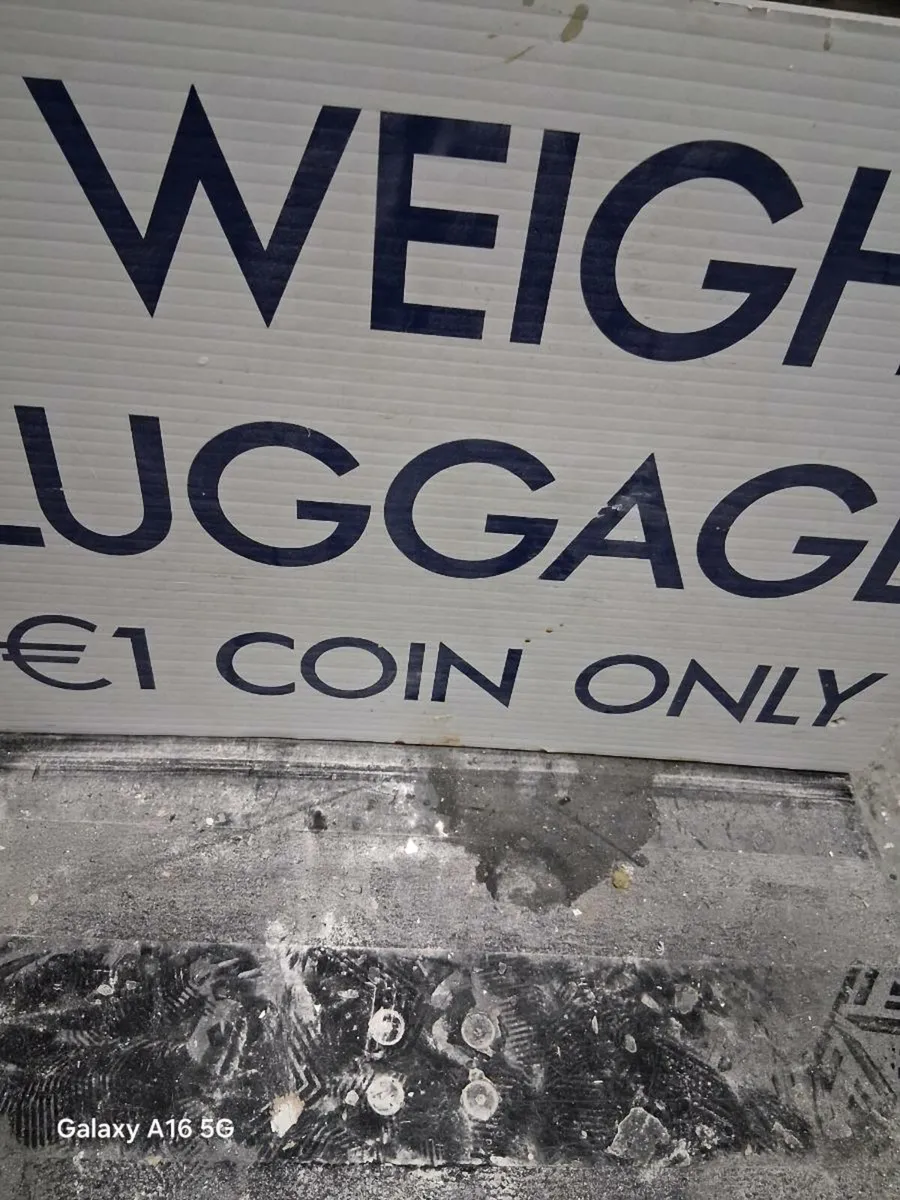 Luggage weighing scales - Image 1