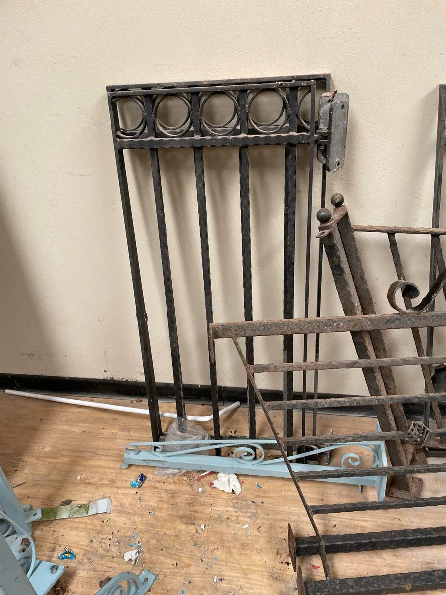 Heavy Iron Gates/Railings/Footrails - Image 3