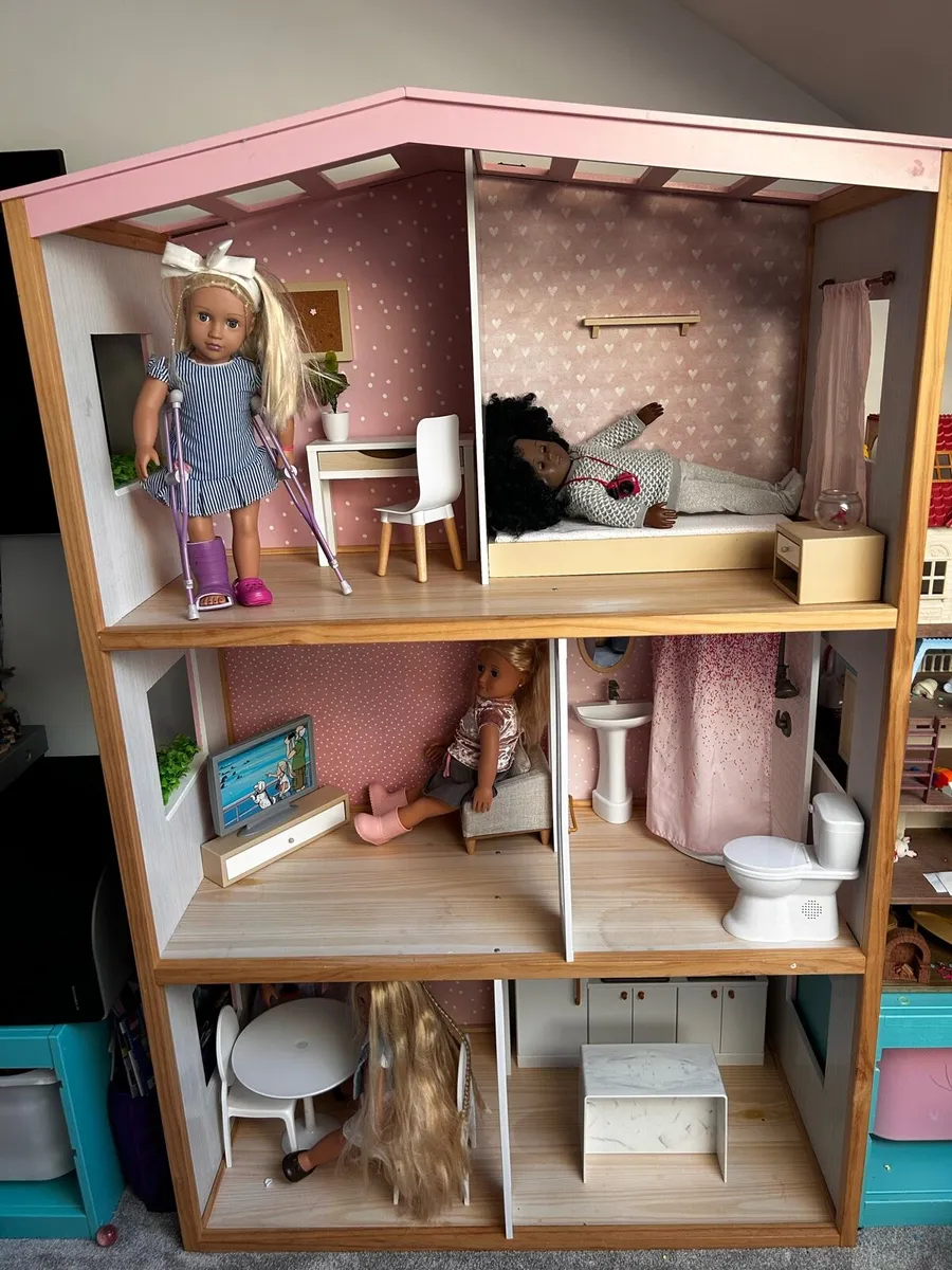 Our Generation Deluxe Accessories Dolls house - Image 1