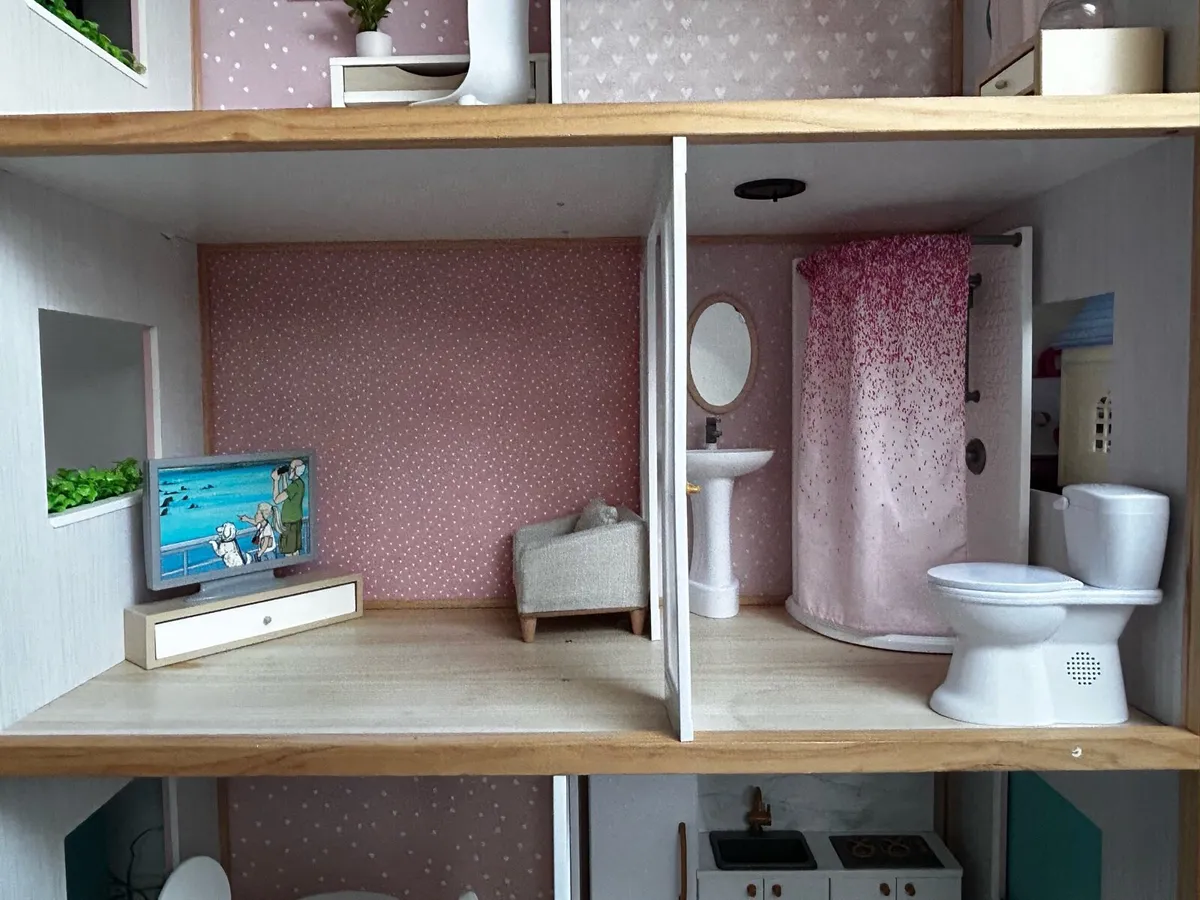 Our Generation Deluxe Accessories Dolls house - Image 3