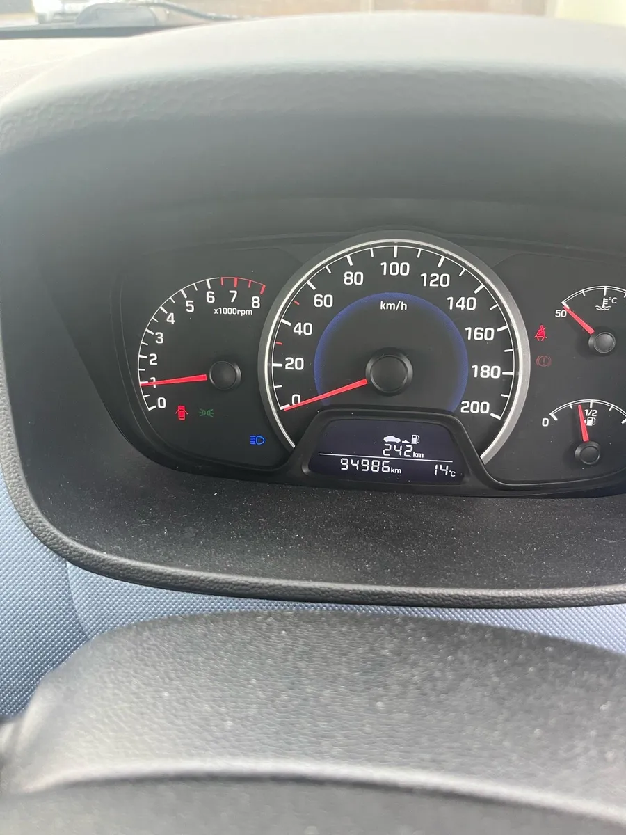 Hyundi i10 - Image 3