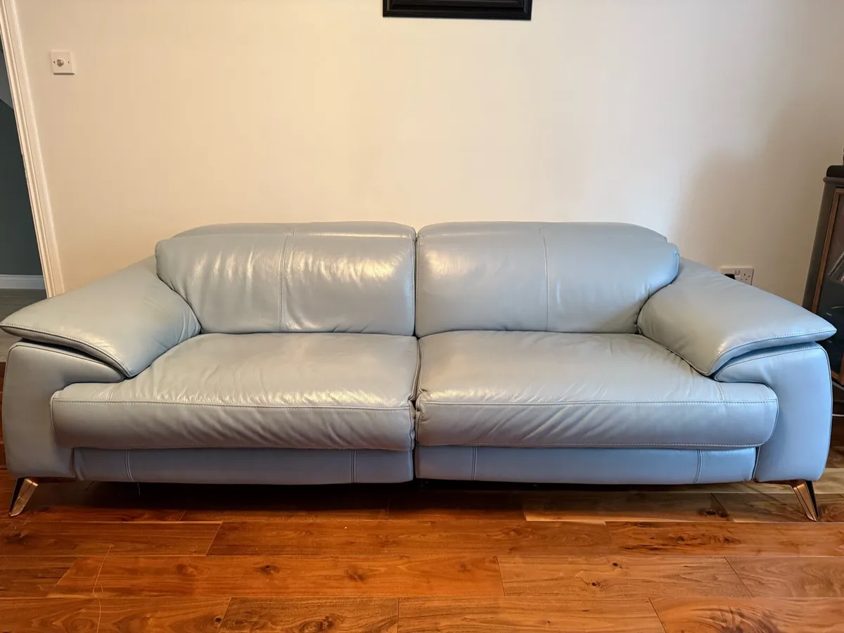 Leather Couch recliner - Image 1