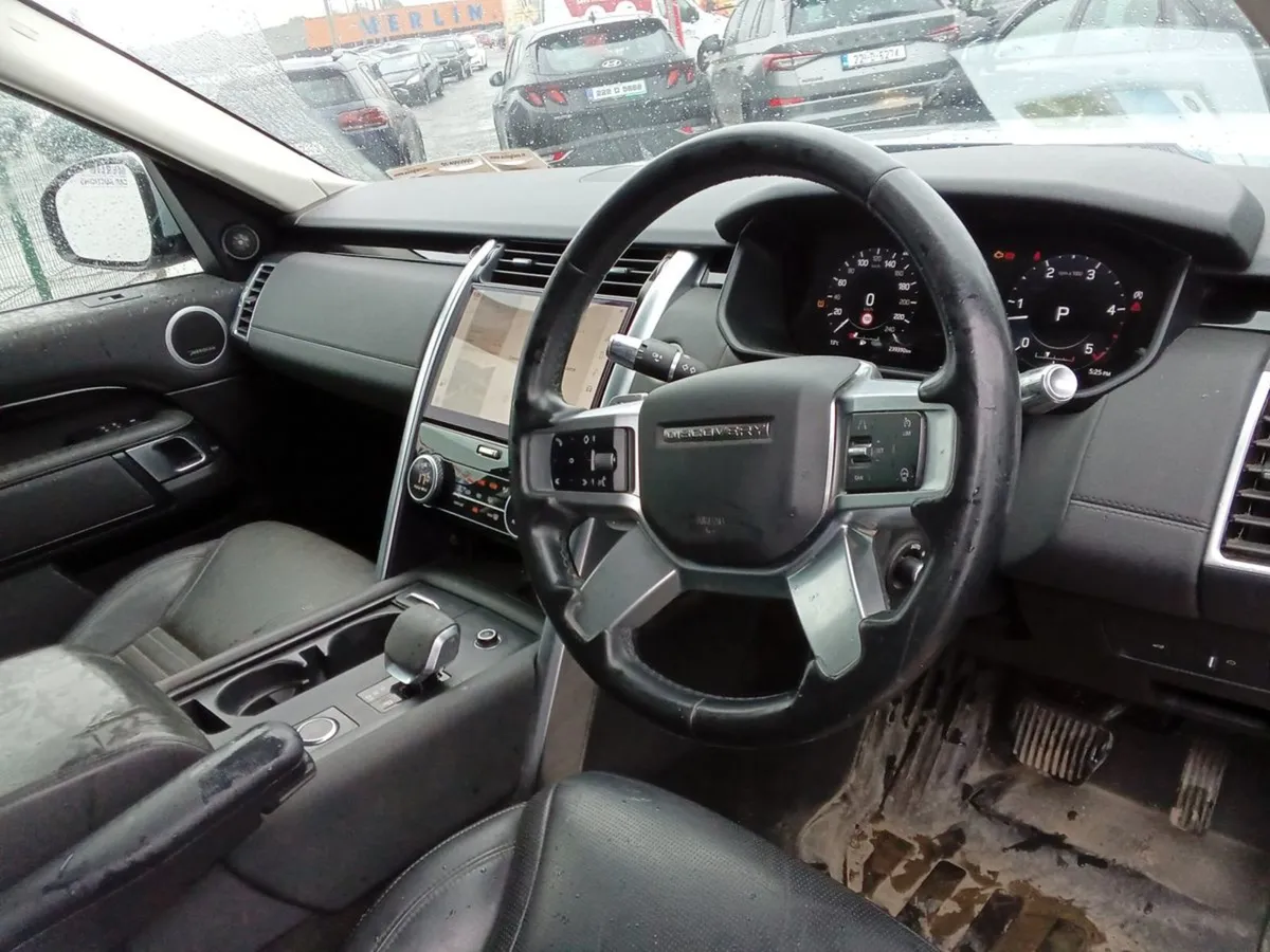 Land Rover Discovery My21 3.0 SD6 SE Comm - Image 4