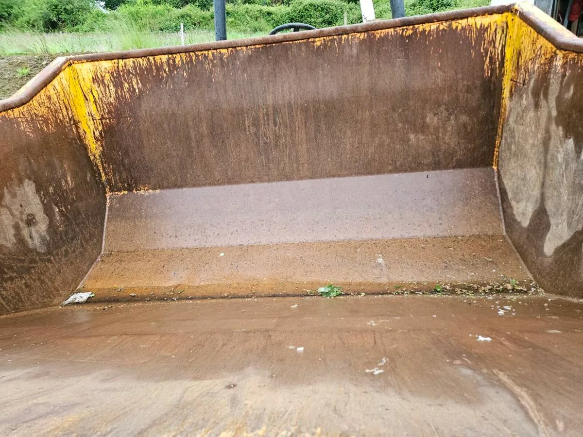 6 tonne jcb dumper - Image 3