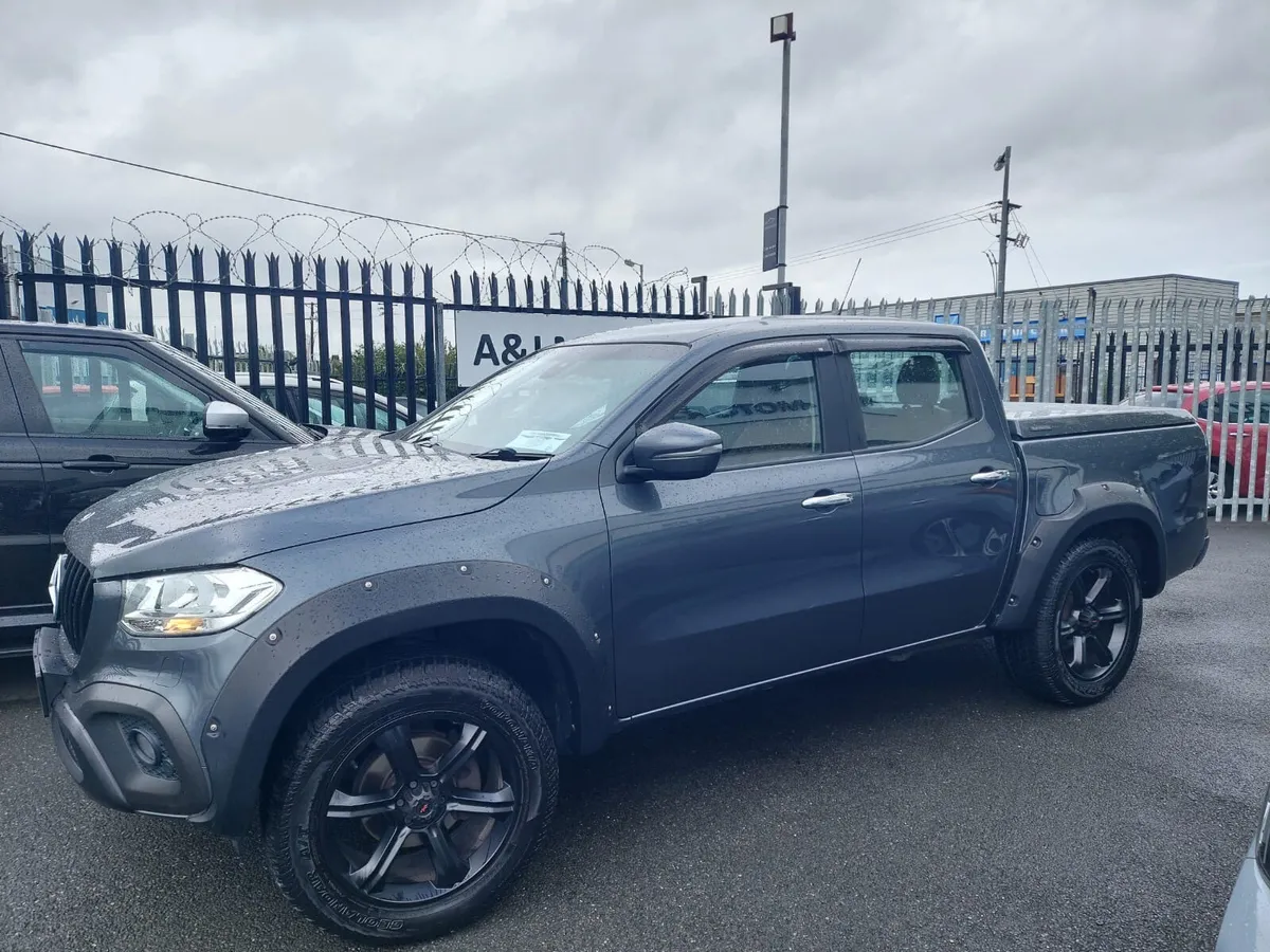 19 Mercedes X-Class Automatic - Image 3