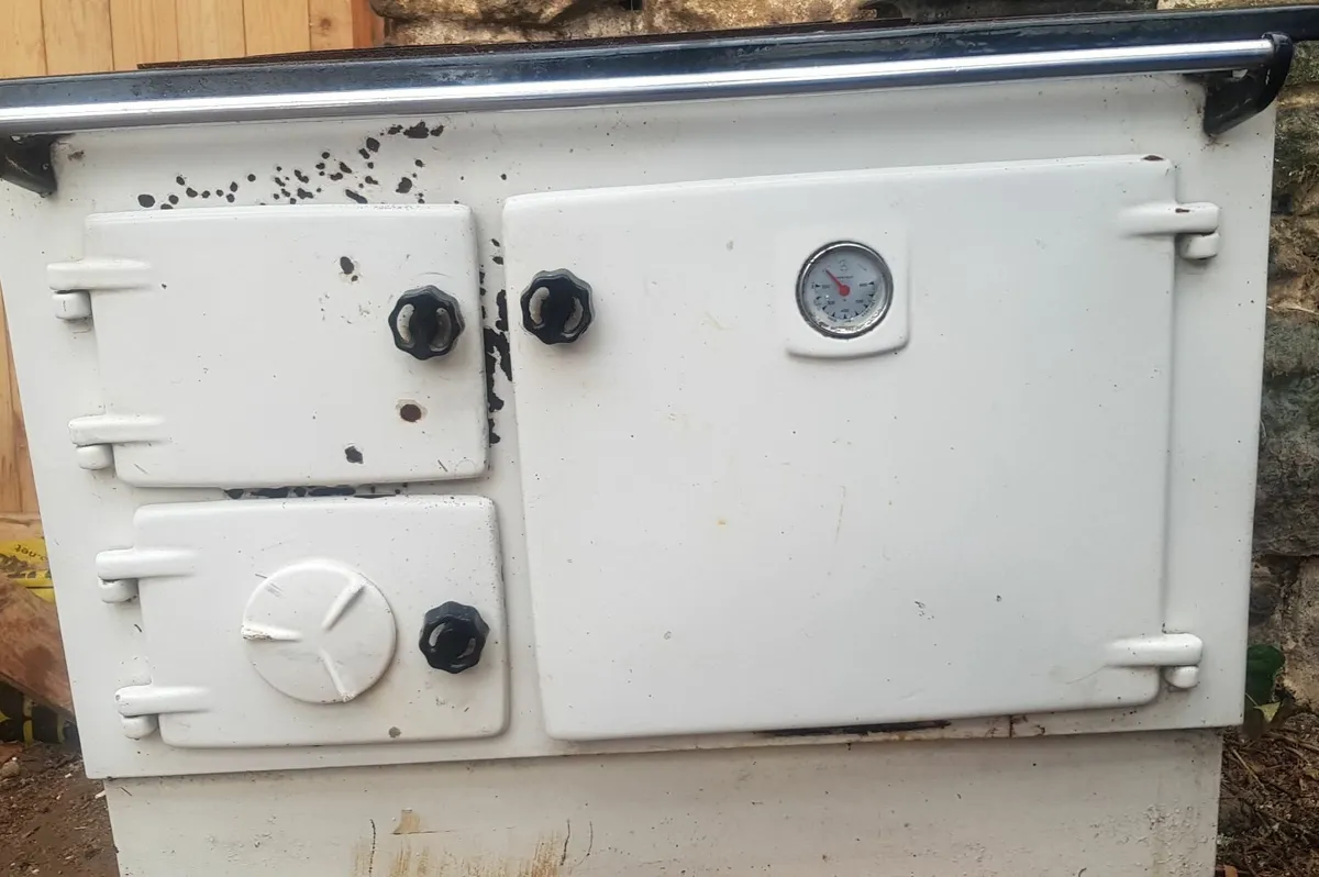Stanley solid fuel cooker/heater range no 9 - Image 1