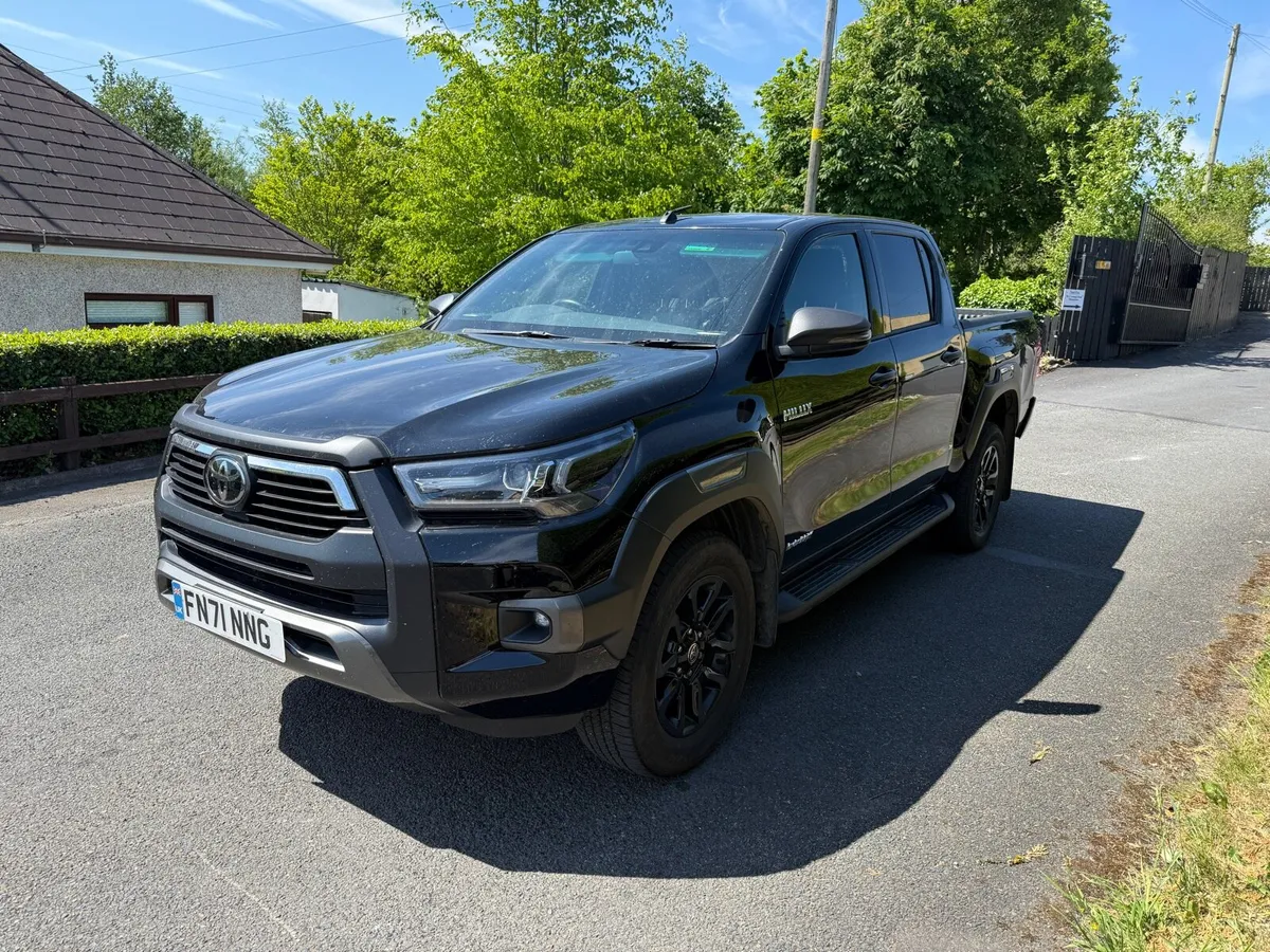 2021 Toyota Hilux 2.8 Invincible X D-4D Pick up - Image 3