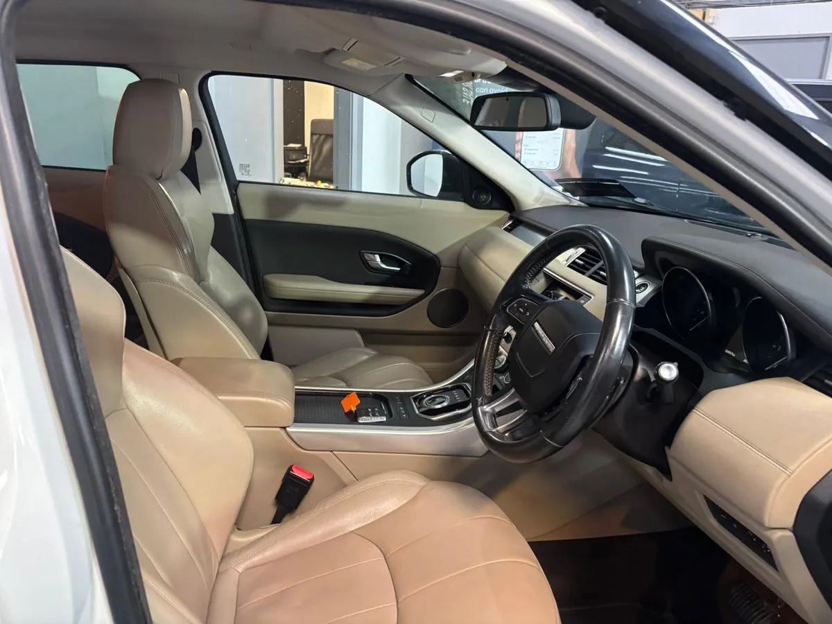 Land Rover Range Rover Evoque 2016 SE AUTOMATIC - Image 4