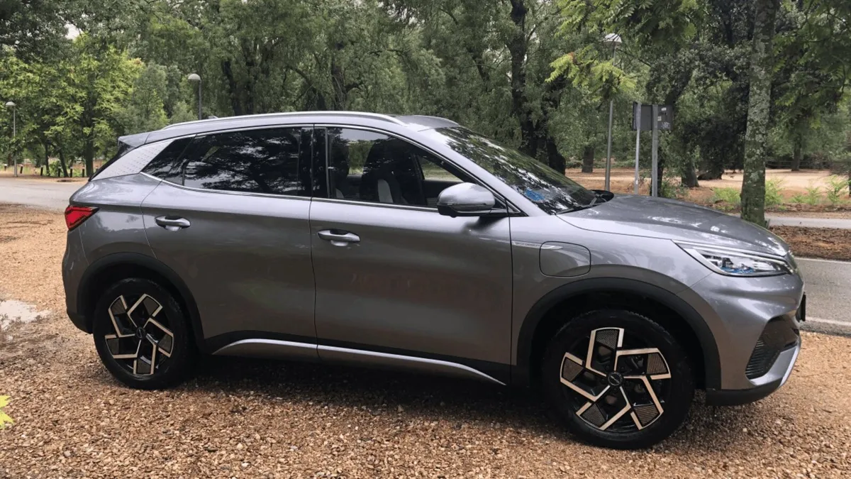 BYD Atto 3 - Image 2