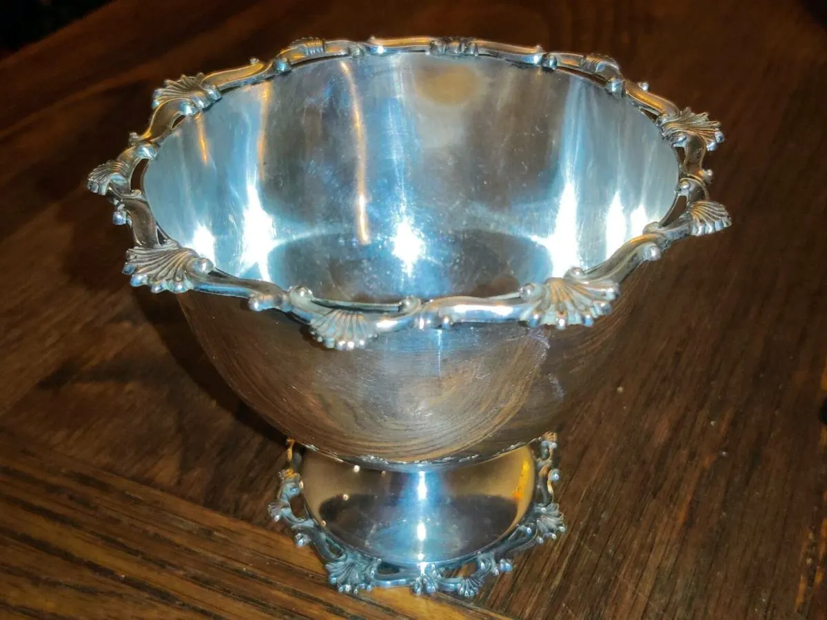 HEAVY ROUND RARE CHALICE, 895 Silver 5"Tall Cup ! - Image 1