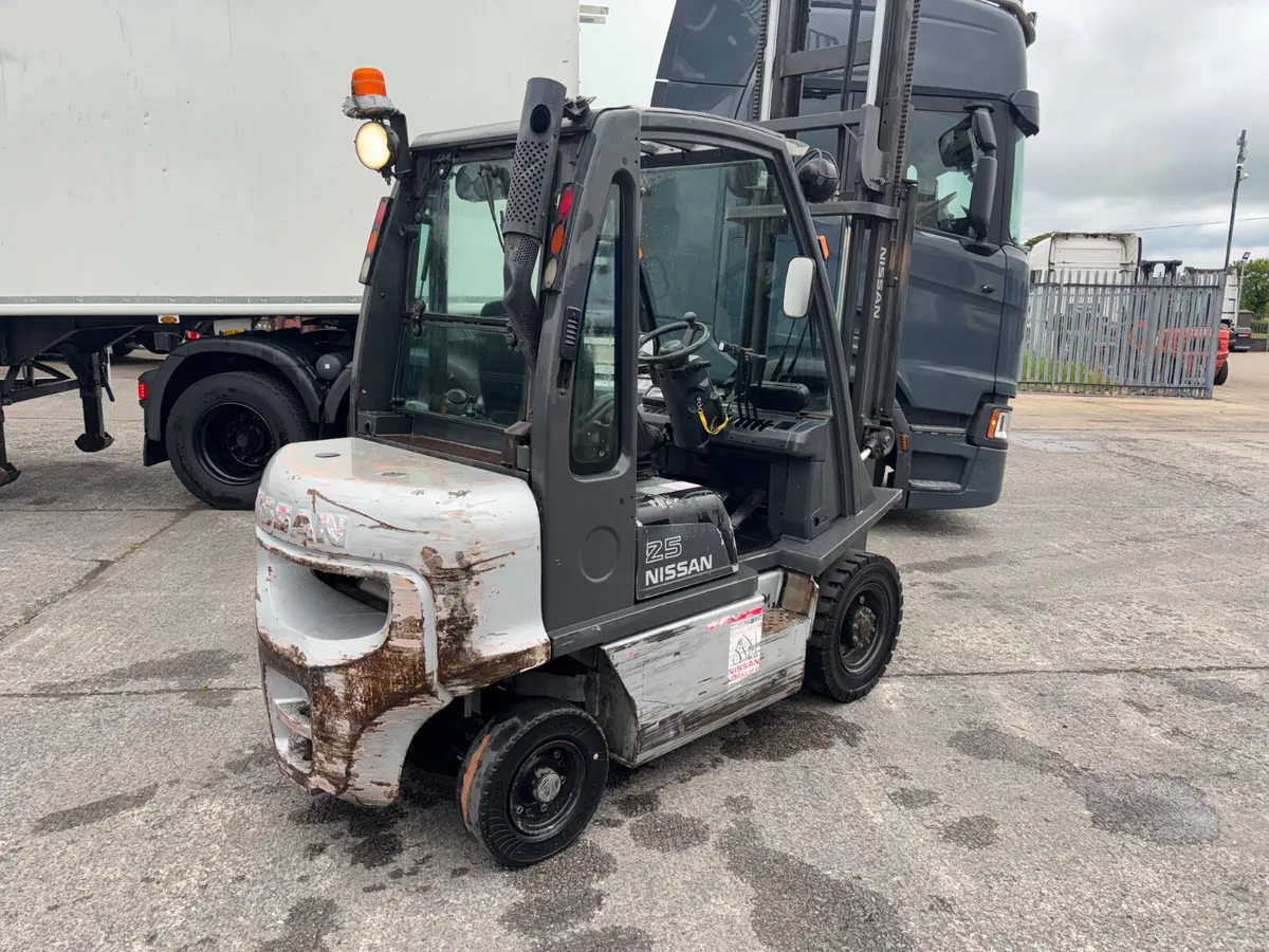 Nissan 2.5 diesel forklift side shift - Image 3
