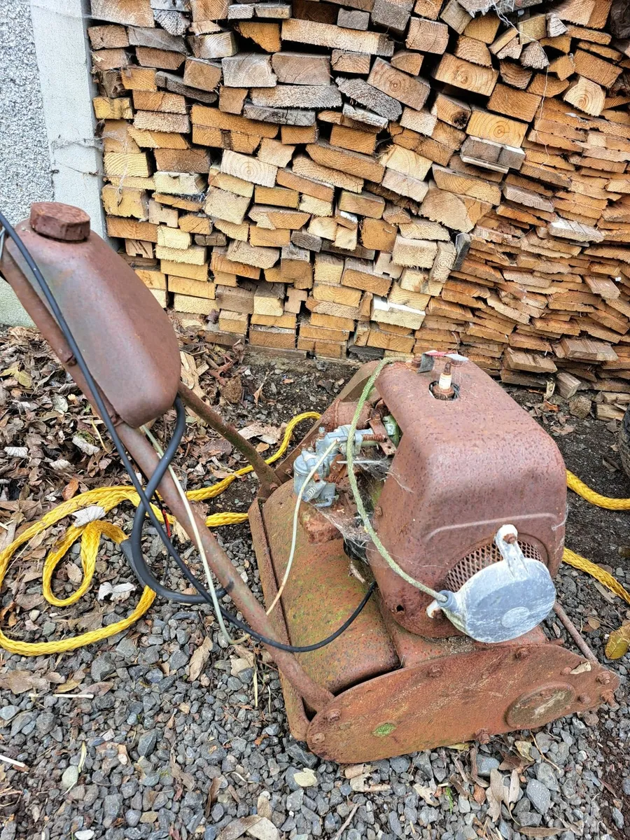 Vintage Lawnmower - Image 1