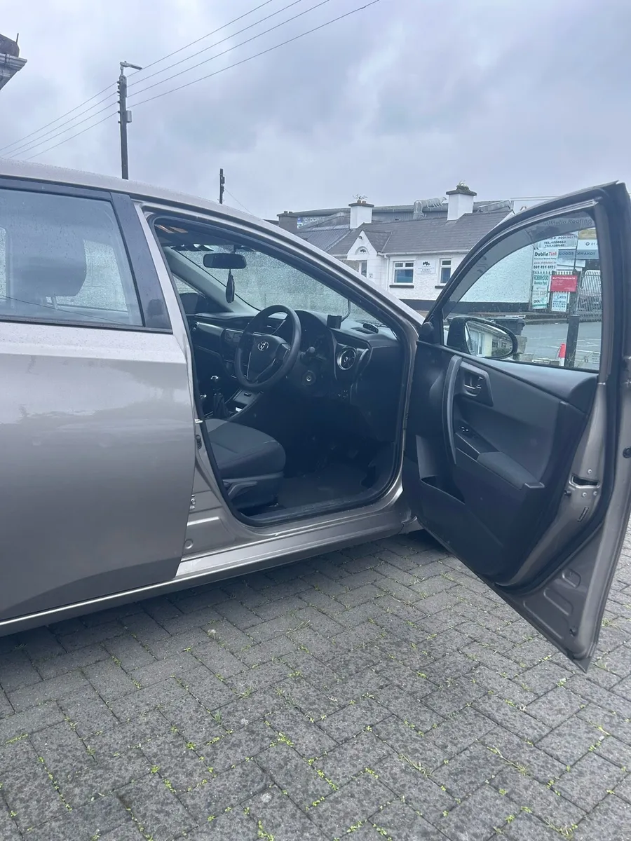 Toyota Auris 2016 - Image 1