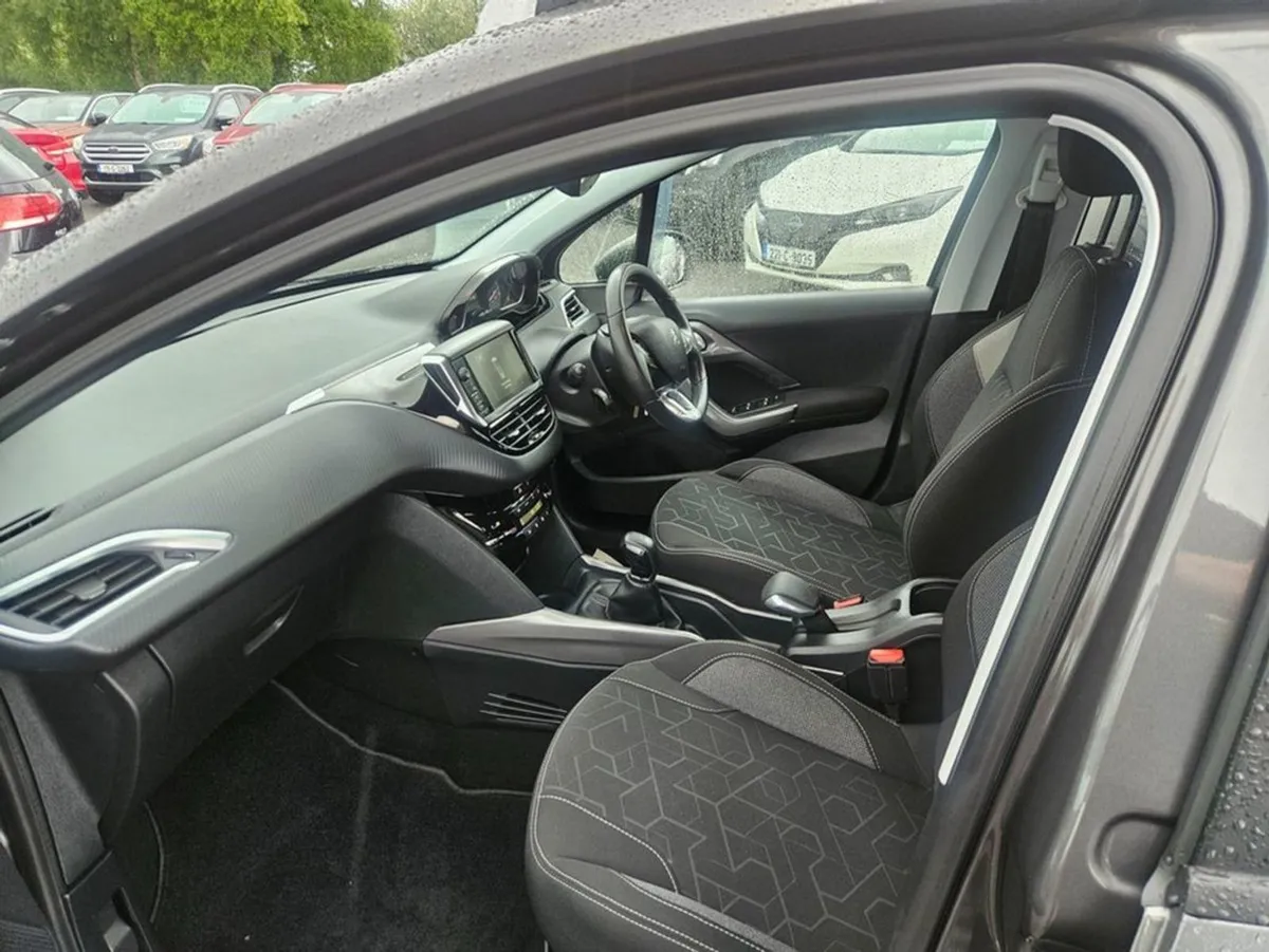 Peugeot 2008 Active 1.6 Blue HDI 75 4DR - Image 4
