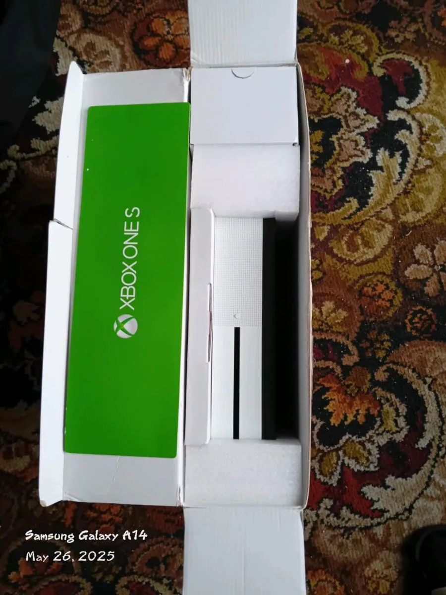 Xbox one S 1TB white - Image 2