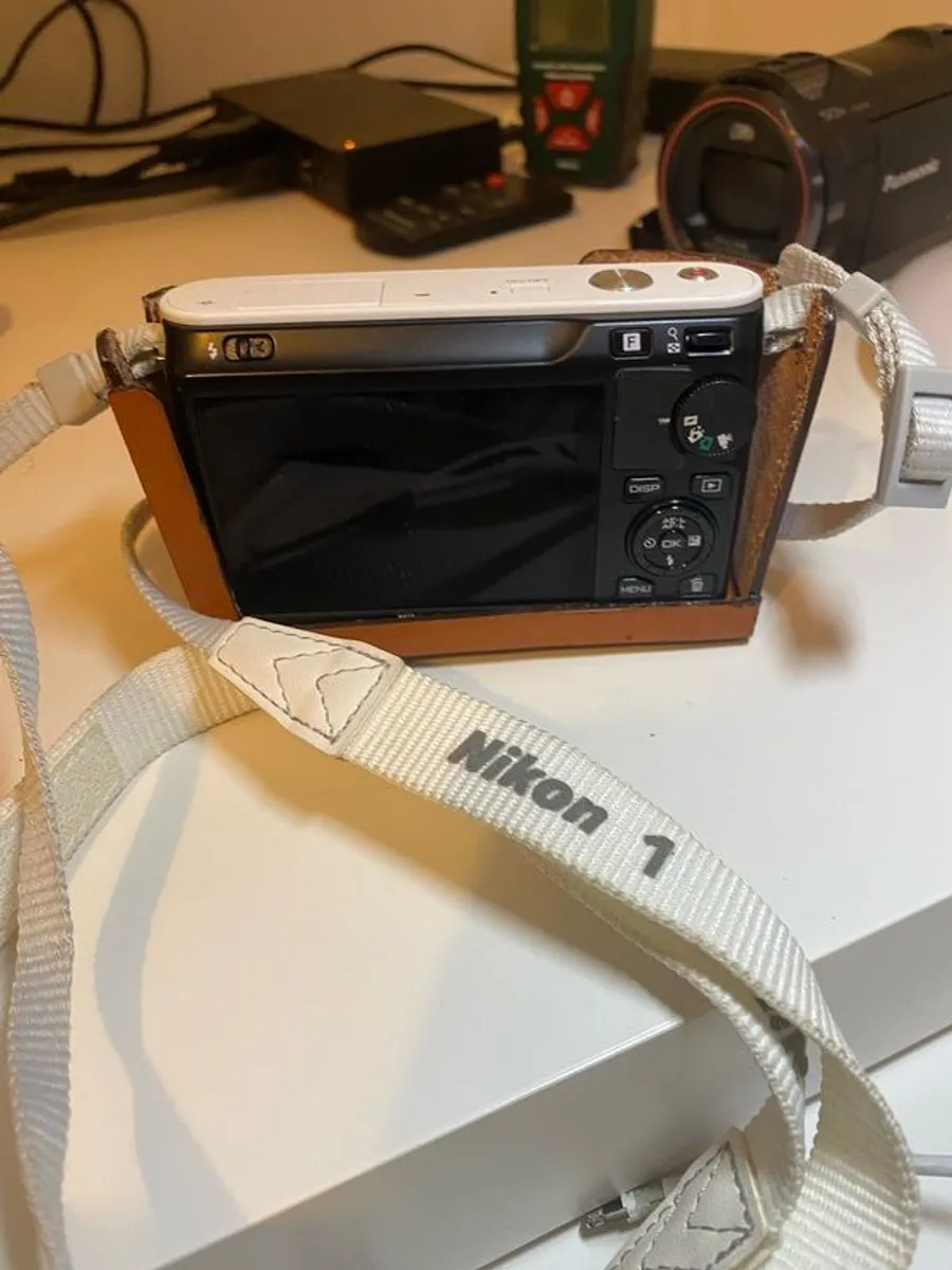 Nikon J1 - Image 2