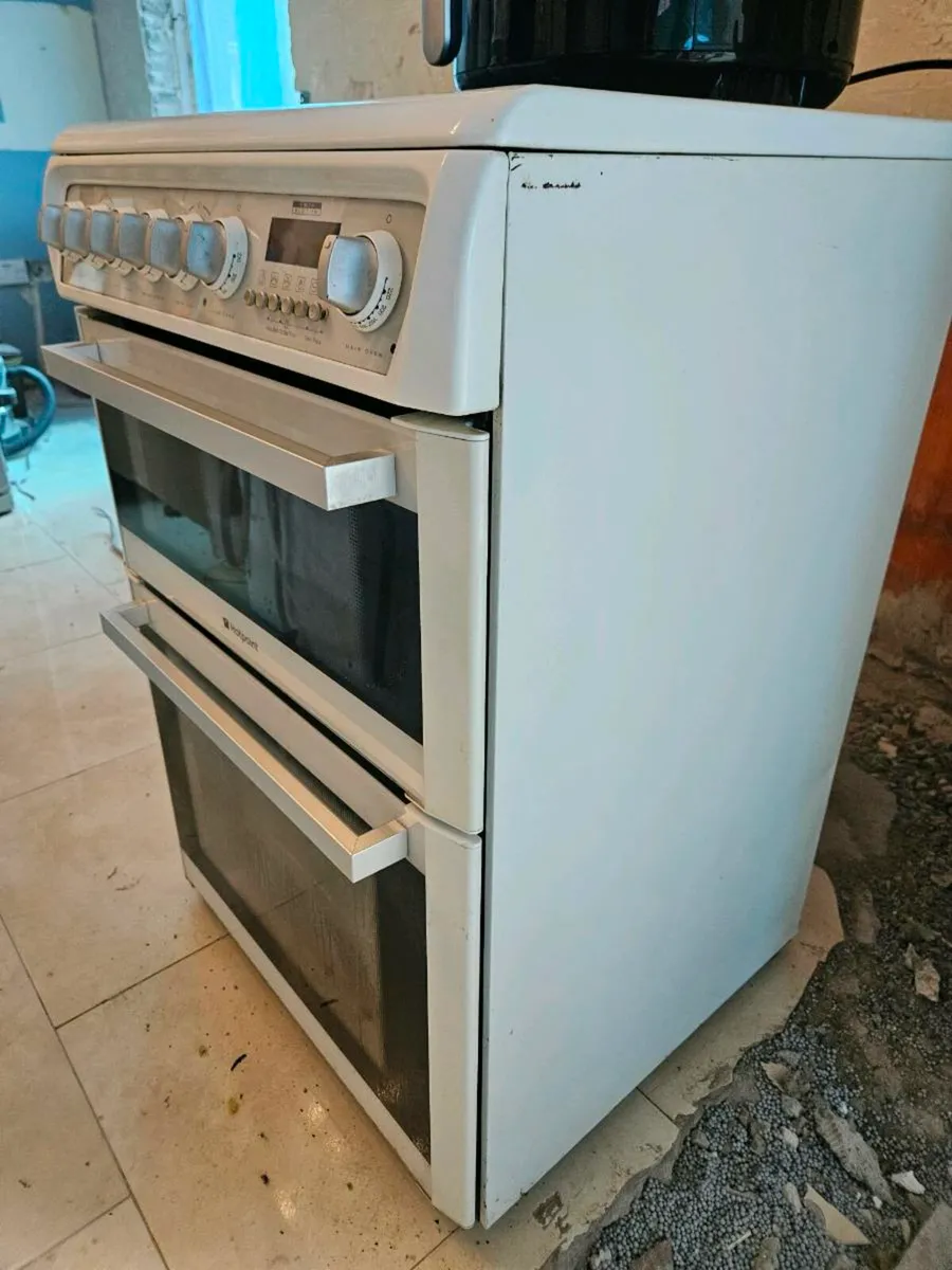 Hotpoint Electric cooker - Image 2