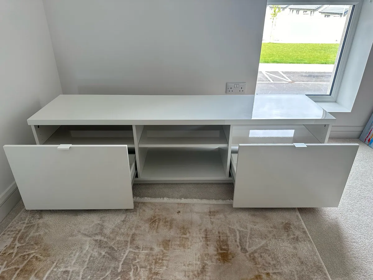 TV bench - Image 1