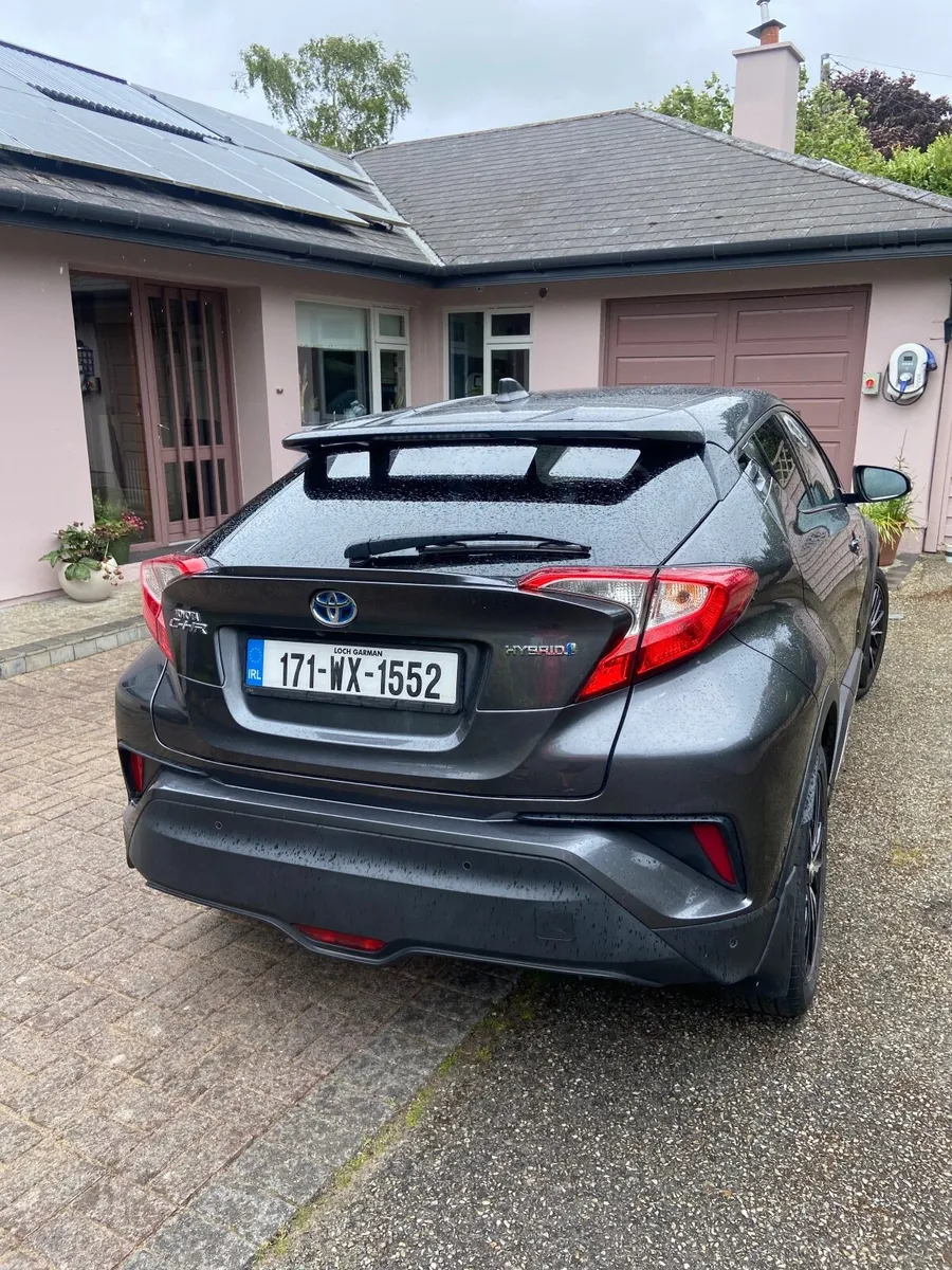 Toyota C-HR 2017 - Image 1