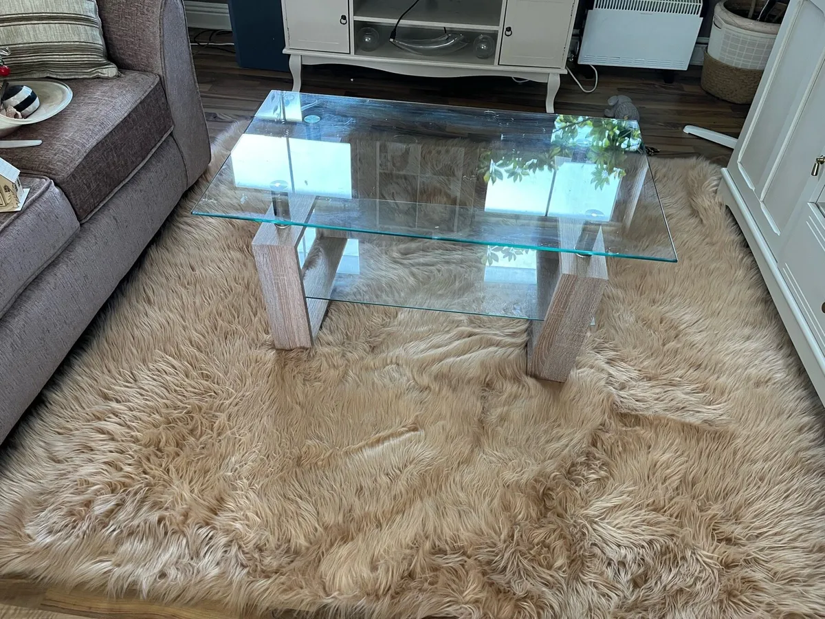 For sale Elegant Glass coffee table  light brown - Image 4