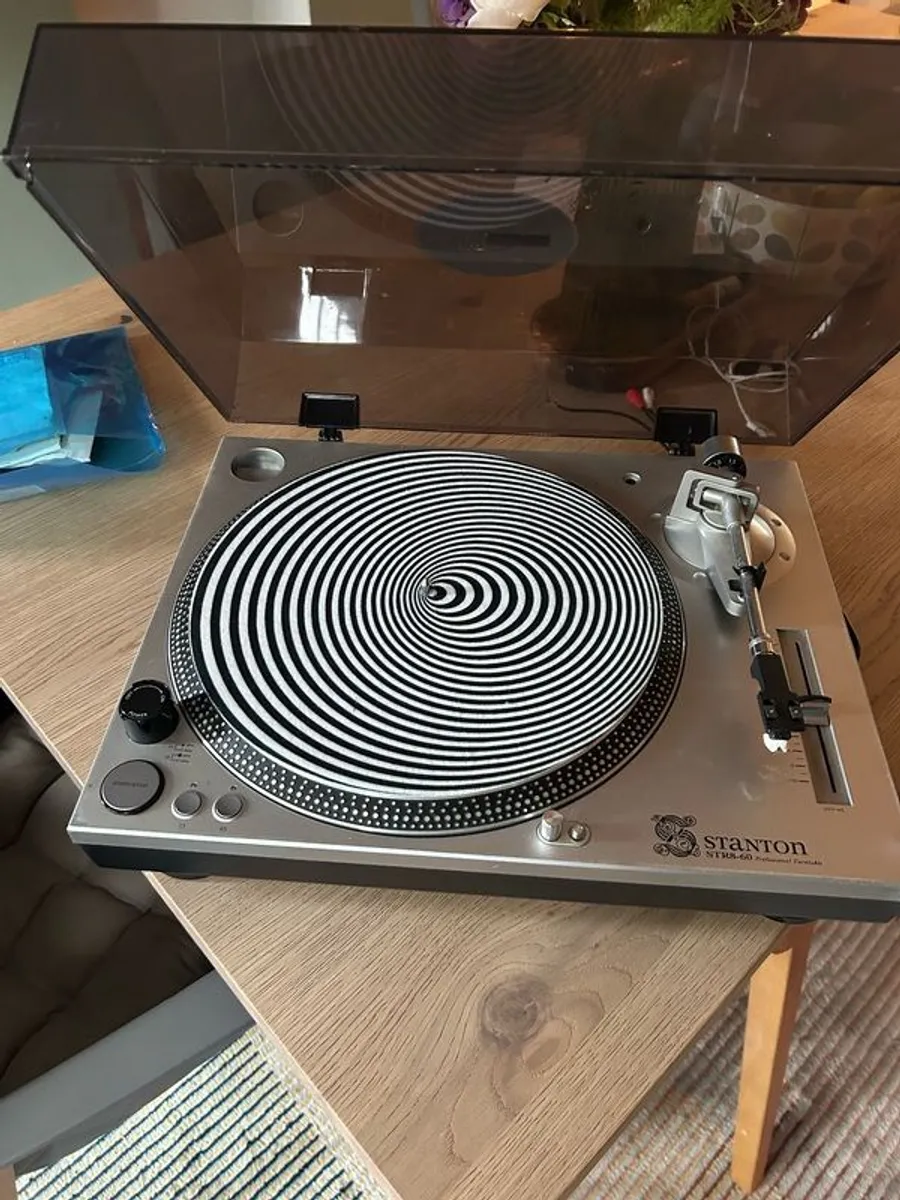 Stanton Record player (plus pre amp) for sale. - Image 3