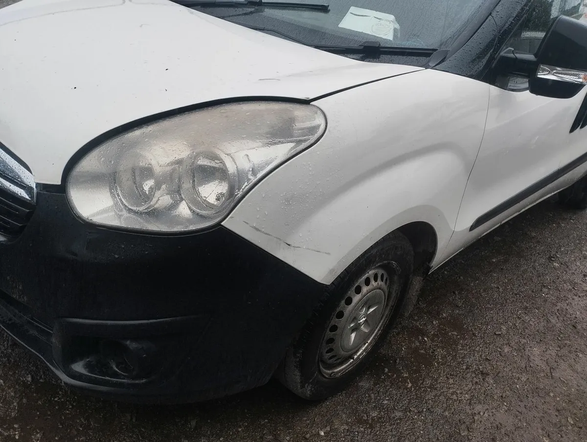 Opel combo 1.3 diesel 2013 for breaking only - Image 3