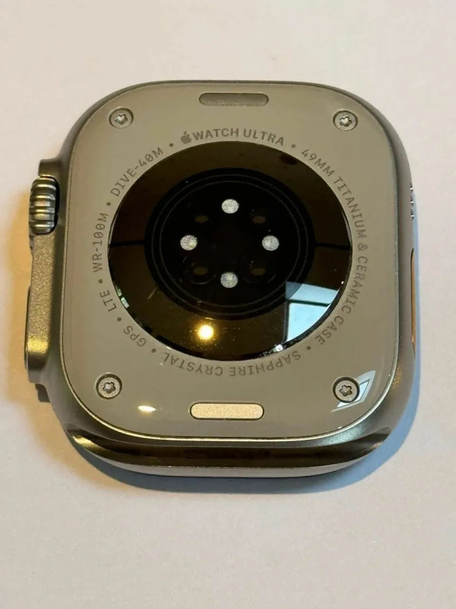 Apple Watch Ultra 1 - 49 mm titanium case - Image 4