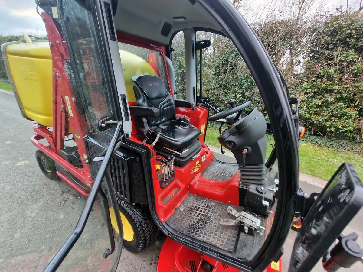 Gianni Ferrari 44hp ride on mower lawnmower - Image 4
