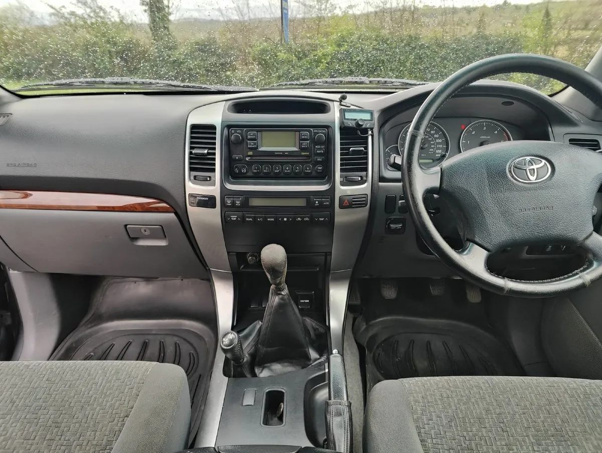 Toyota Land Cruiser - Image 3