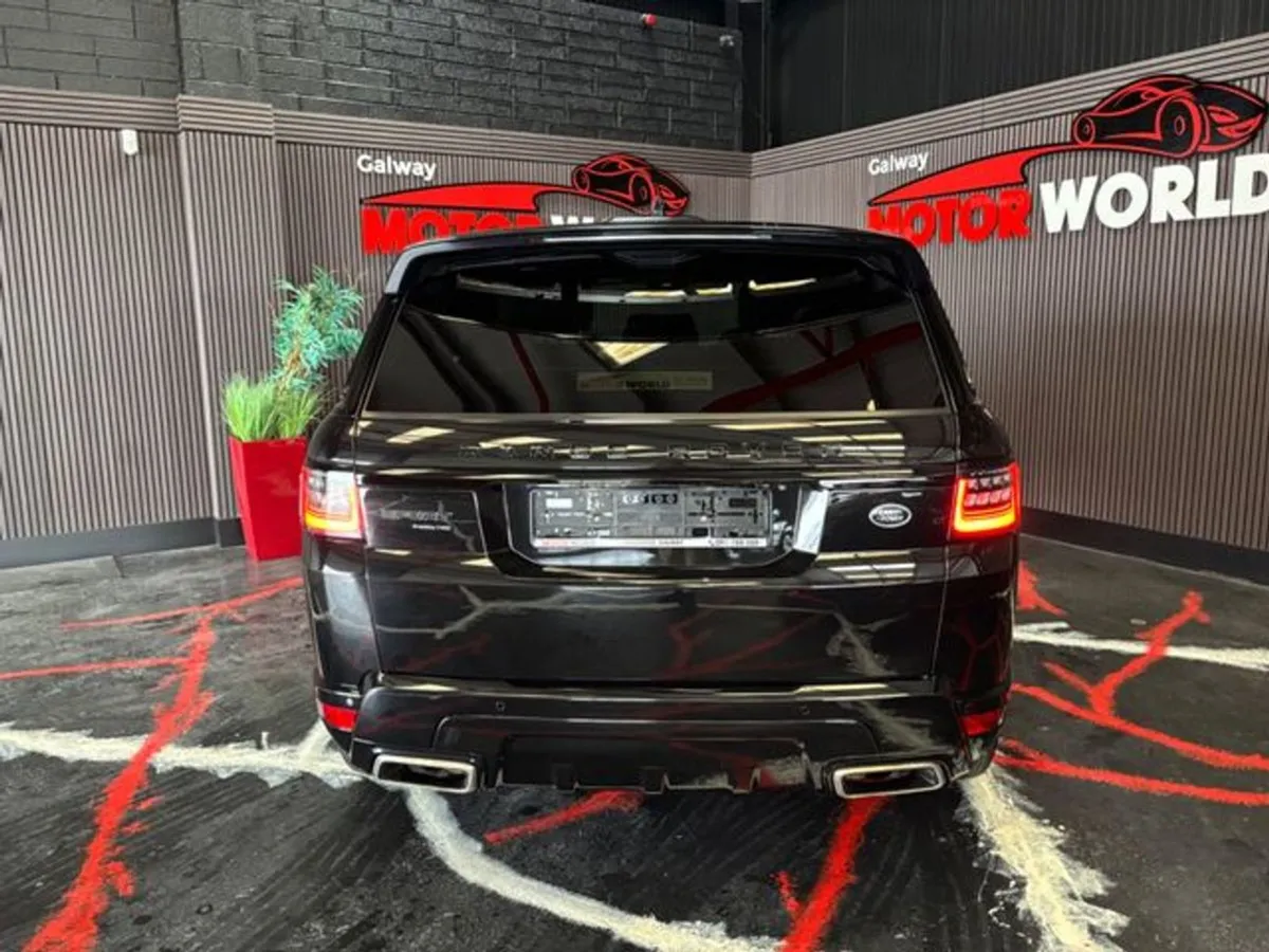 Land Rover Range Rover Sport HSE Dynamic Black - Image 4