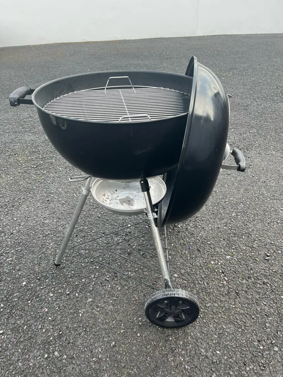 Weber Kettle BBQ - Image 1