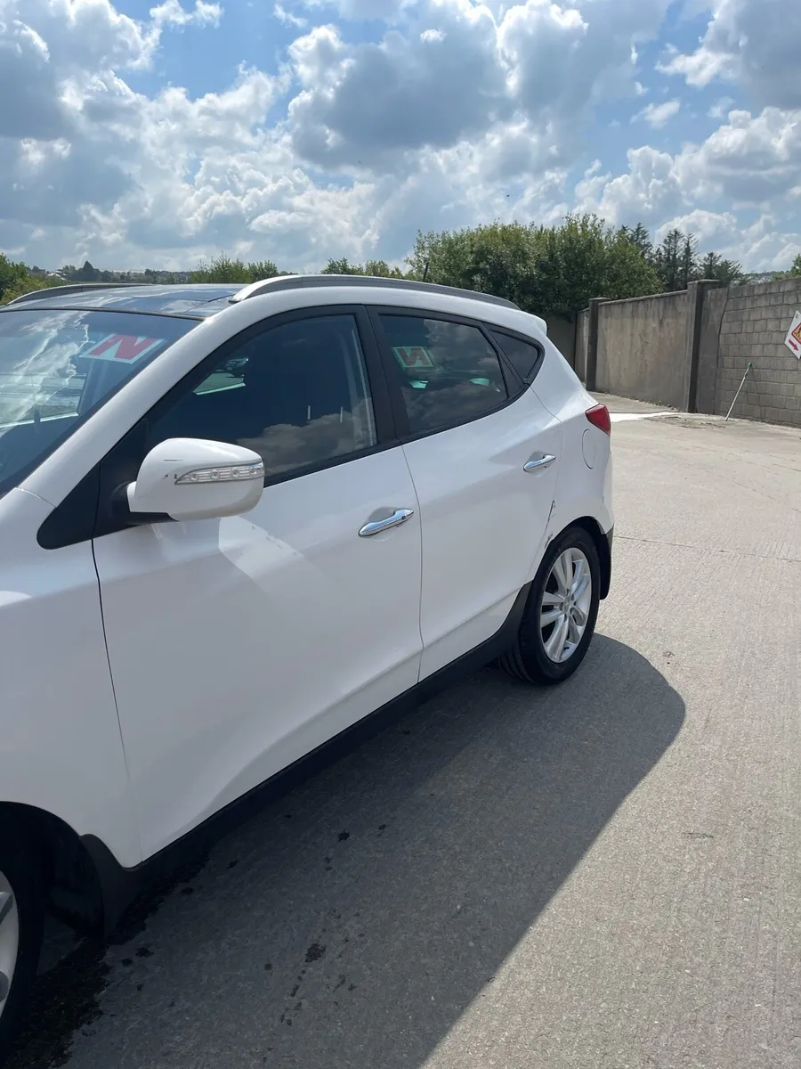 Automatic Hyundai Ix 35 - Image 3