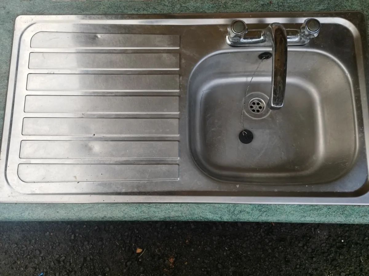 Kitchen sink - Image 1