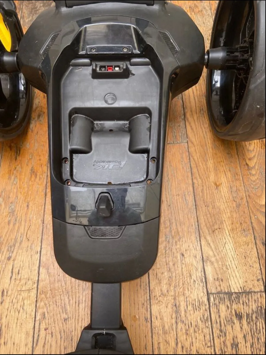 Powakaddy FX3 - Electric 36 Hole Golf Trolley - Image 4