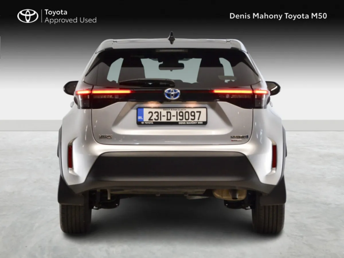 Toyota Yaris Cross Hybrid Luna Sport Auto - Image 4