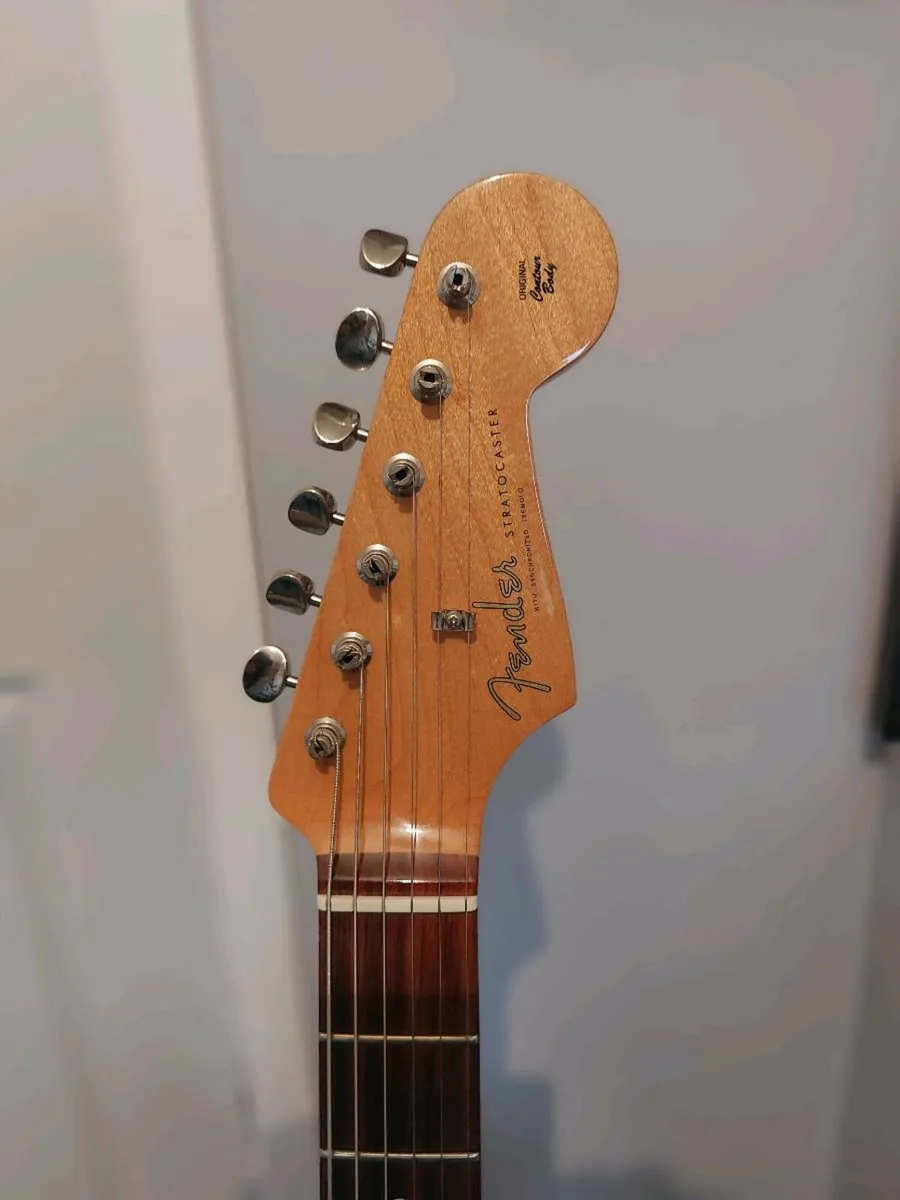 Fender Classic player 60s stratocaster - Image 2