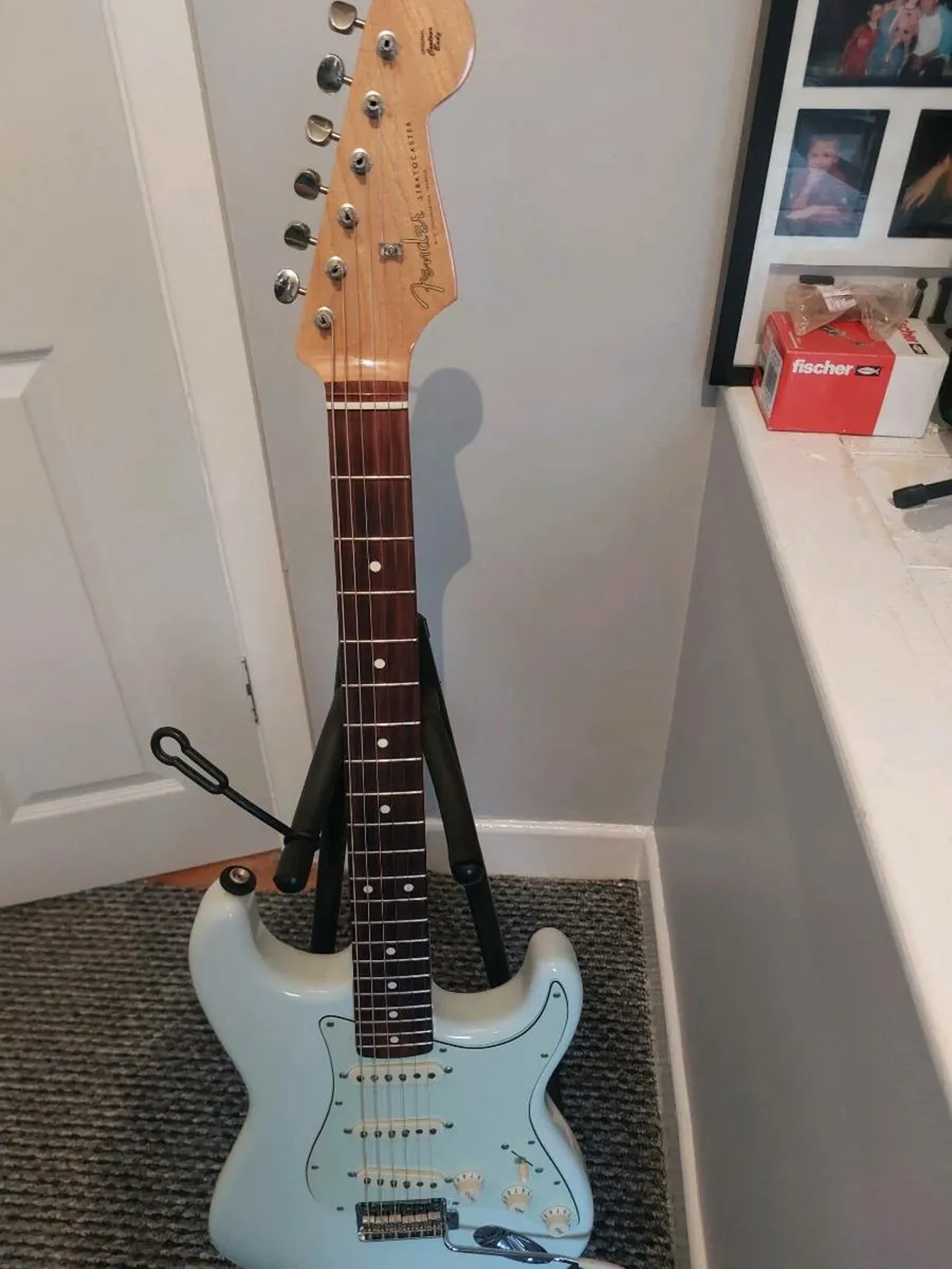 Fender Classic player 60s stratocaster - Image 4