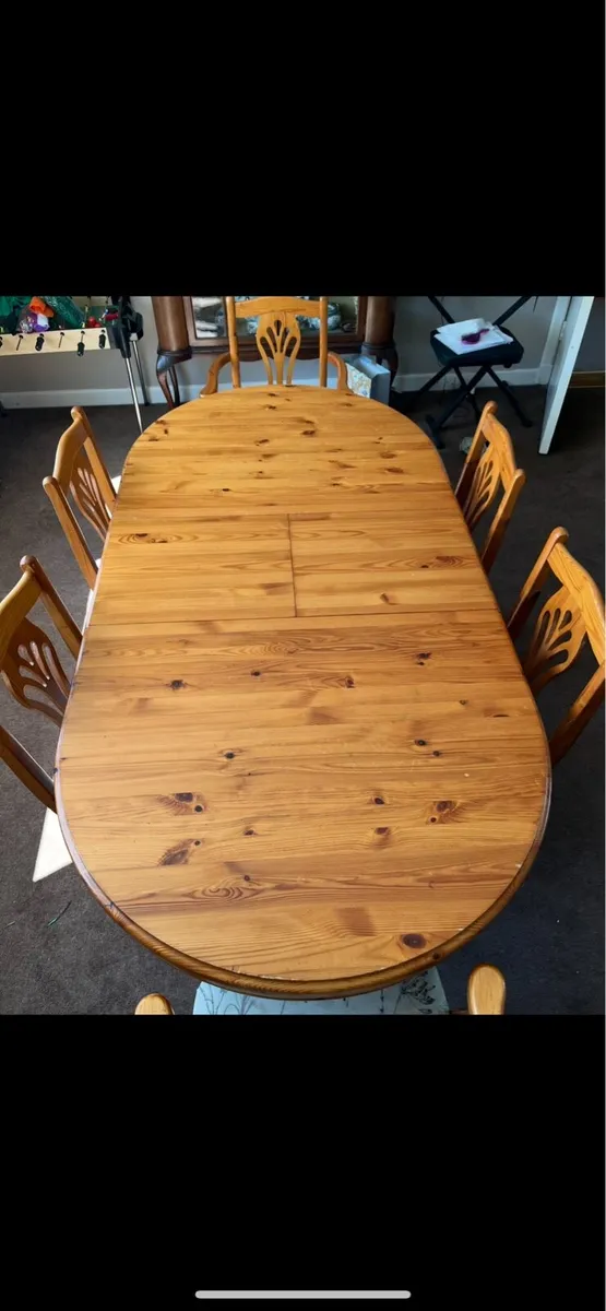 Dining table and chairs - Image 1