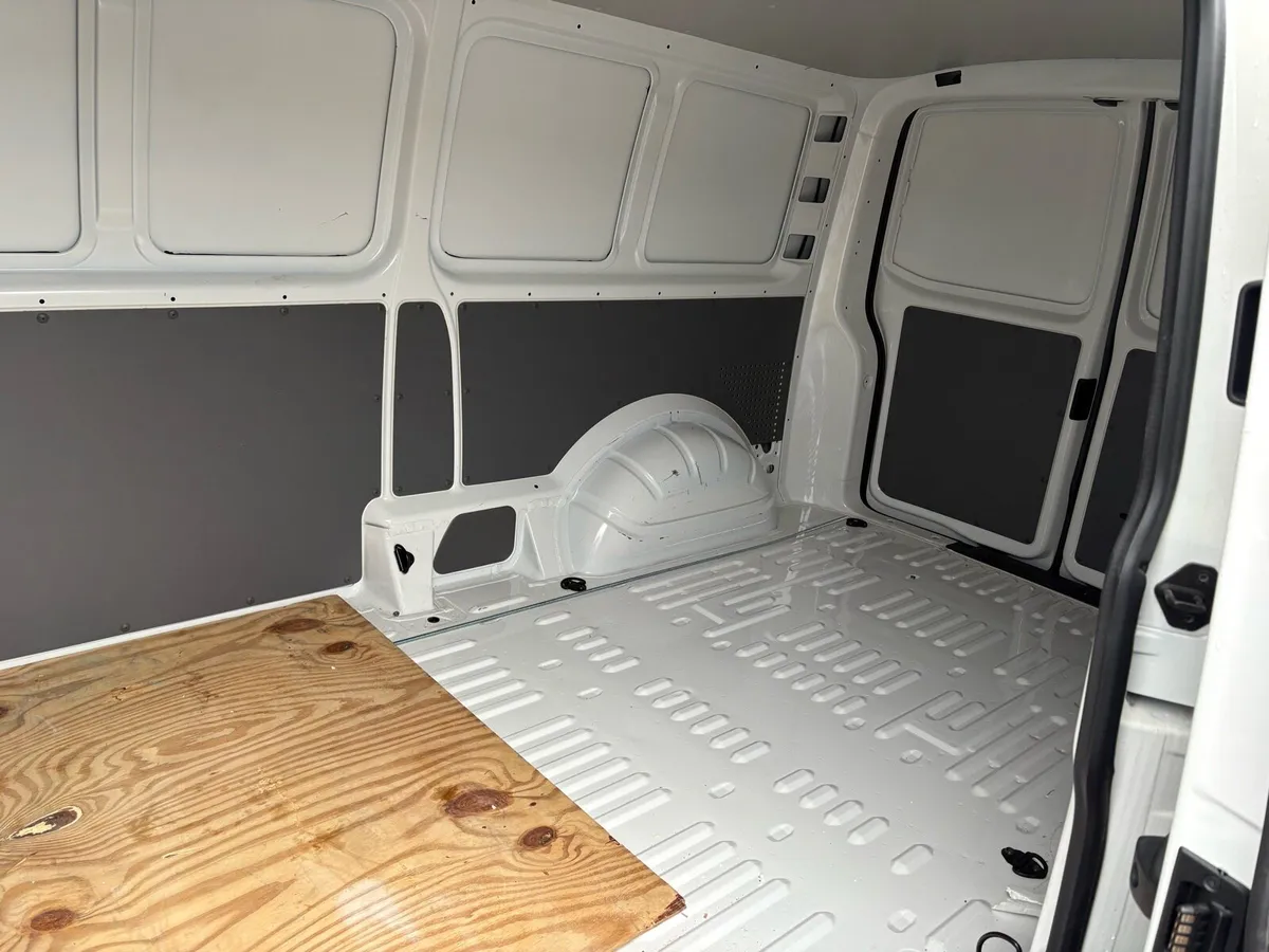 Volkswagen Transporter 2024 *Low Milage* - Image 3