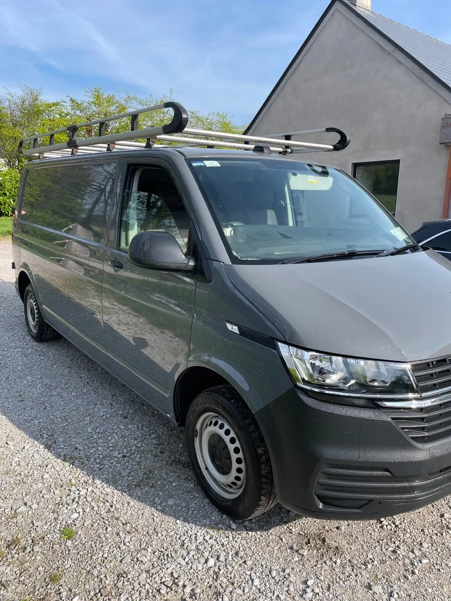 Volkswagen Transporter 2021 - Image 2